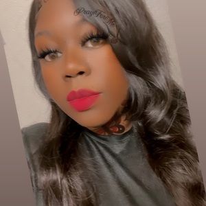 Meet your Posher, Cleosia